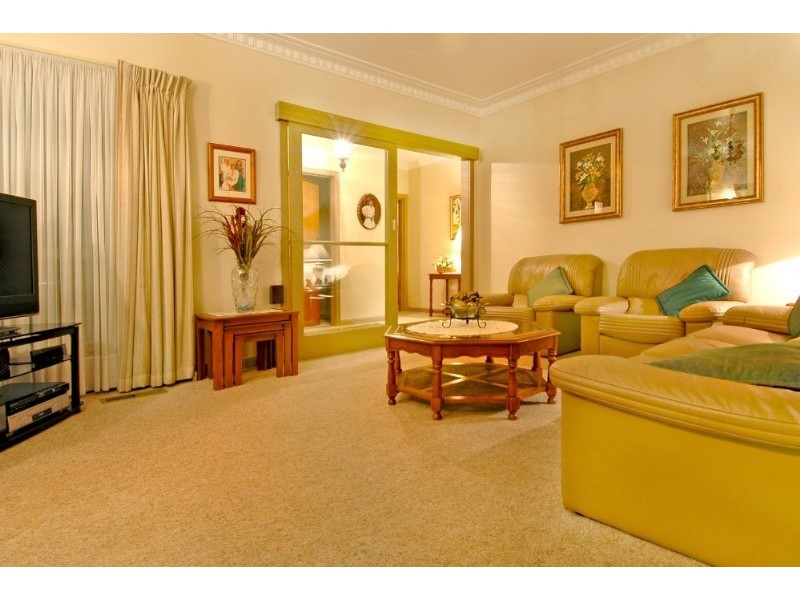 37 Green Avenue, Kingsbury VIC 3083