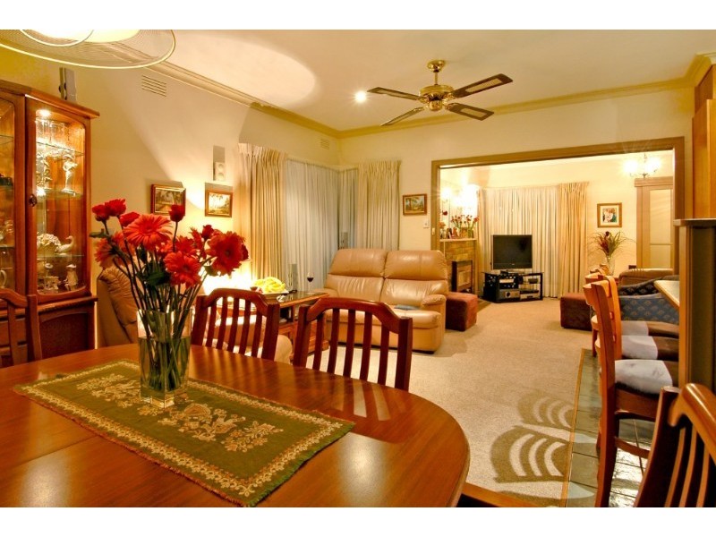 37 Green Avenue, Kingsbury VIC 3083