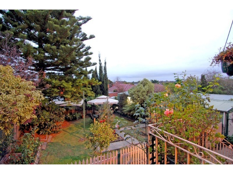 37 Green Avenue, Kingsbury VIC 3083