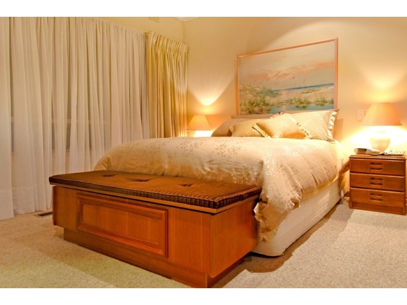 37 Green Avenue, Kingsbury VIC 3083