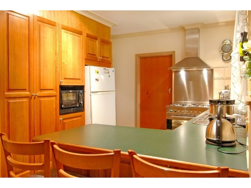 37 Green Avenue, Kingsbury VIC 3083