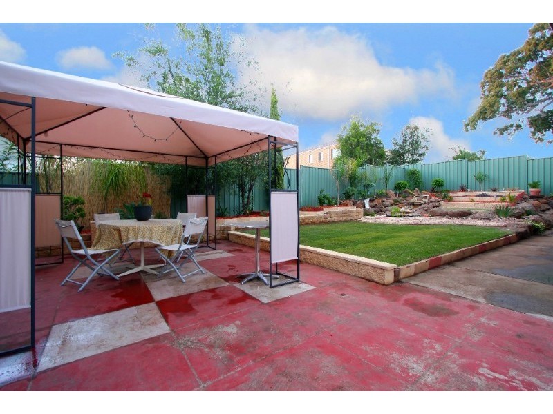 4 Oregon Place, Mill Park VIC 3082