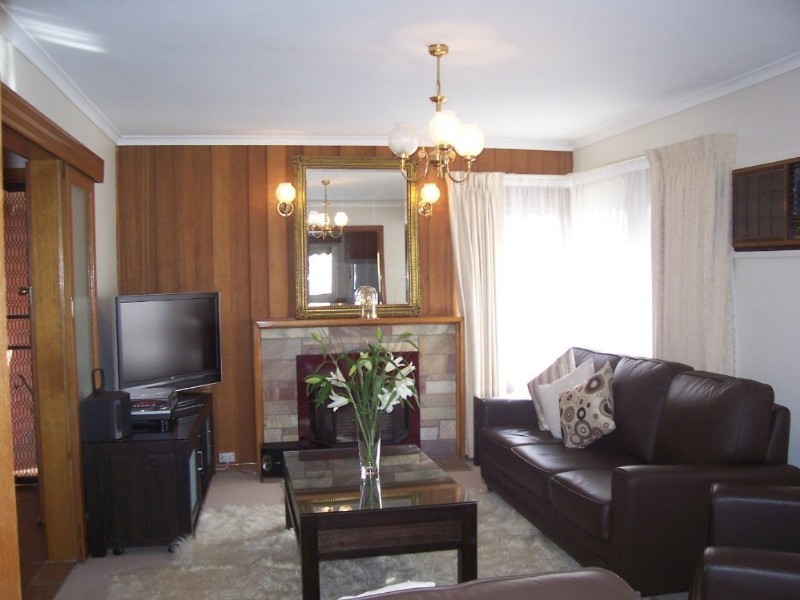 42 Ladd Street, Watsonia VIC 3087