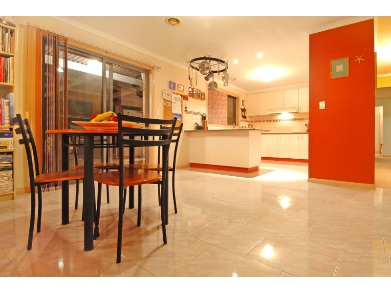 7 Moonstone Walk, Bundoora VIC 3083