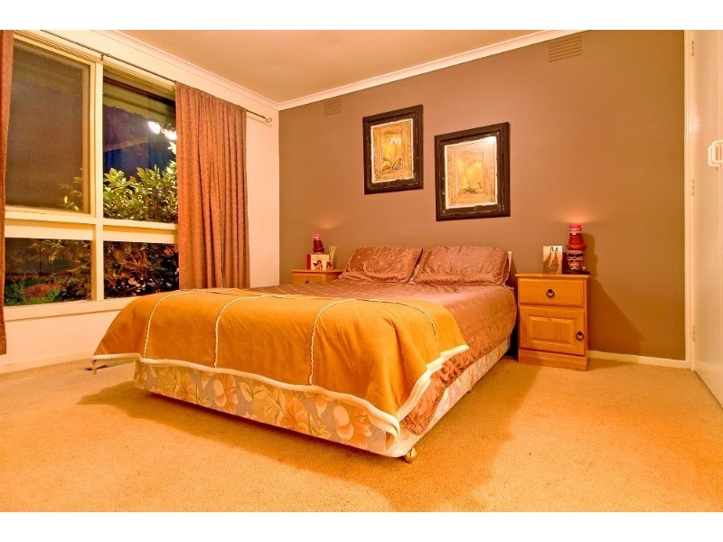 19 Derwent Place, Watsonia North VIC 3087