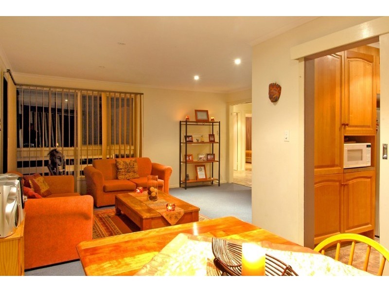 19 Derwent Place, Watsonia North VIC 3087