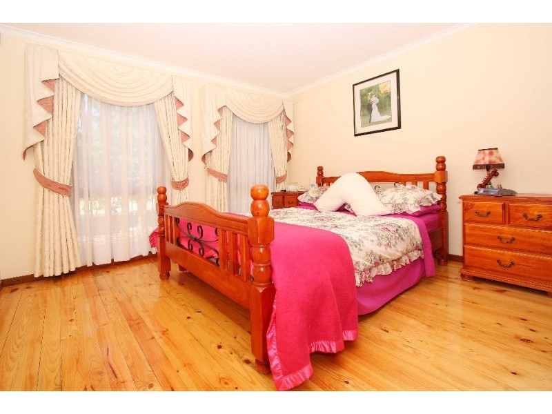 22 Penrith Crescent, Bundoora VIC 3083