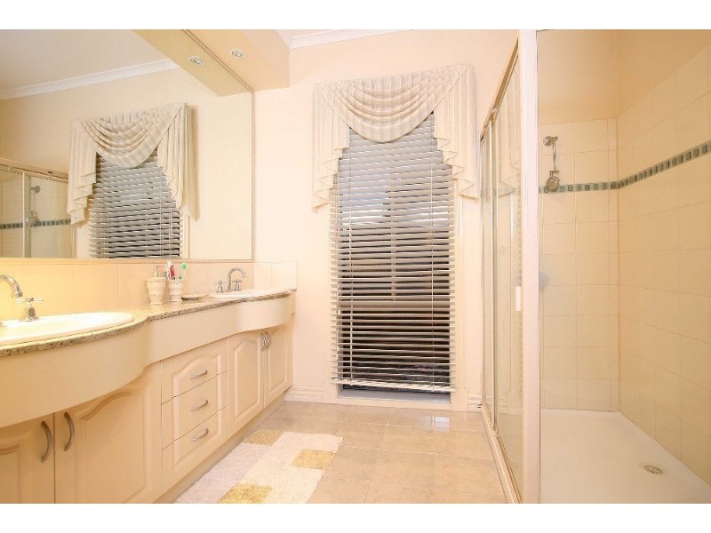 279 McKimmies Road, Bundoora VIC 3083