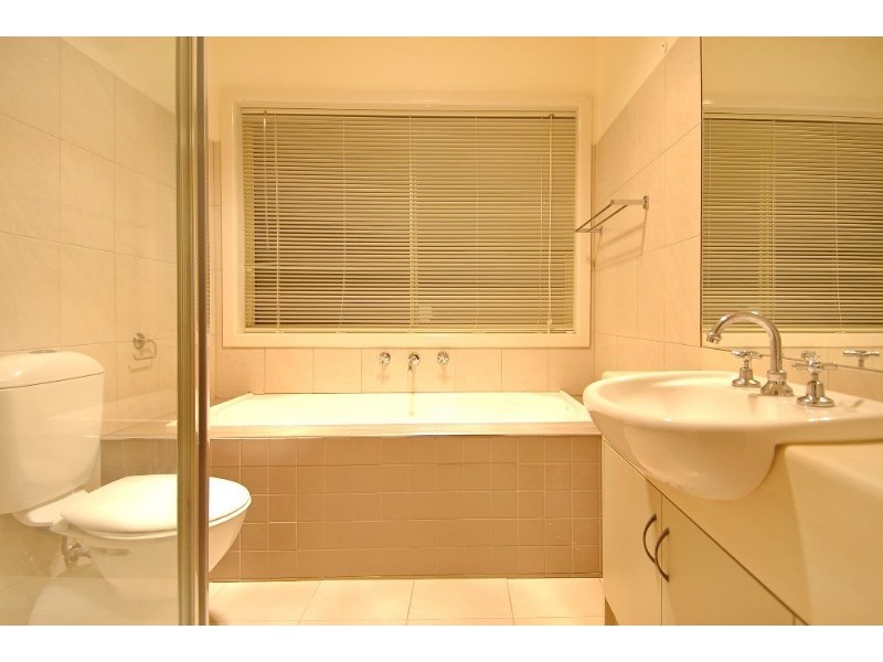 2/37 Clunes Street, Kingsbury VIC 3083