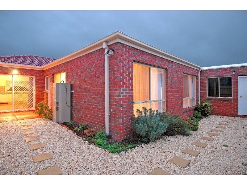 2/37 Clunes Street, Kingsbury VIC 3083