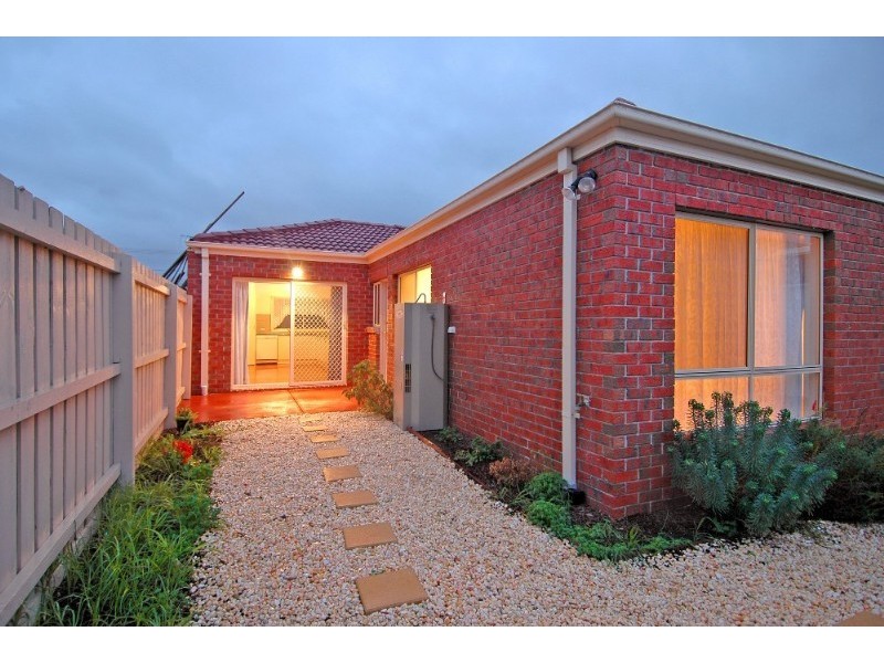 2/37 Clunes Street, Kingsbury VIC 3083