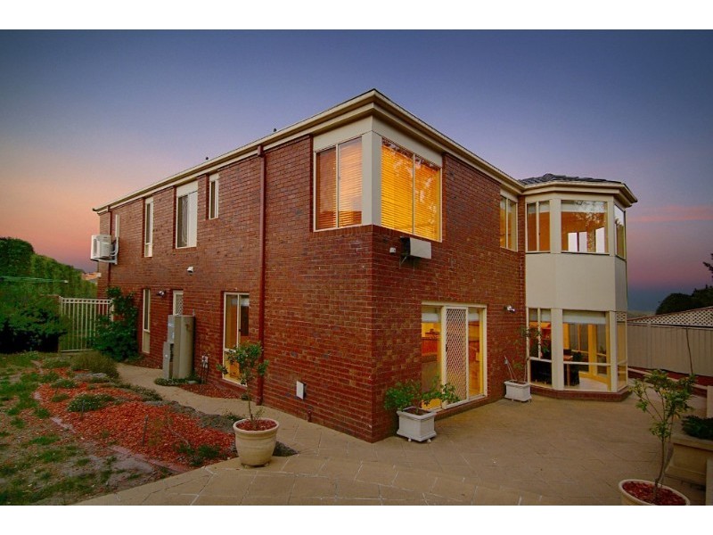 6 Riccana Court, Mill Park VIC 3082