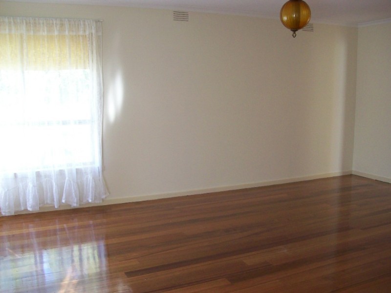 13 Glenn Crescent, Bundoora VIC 3083