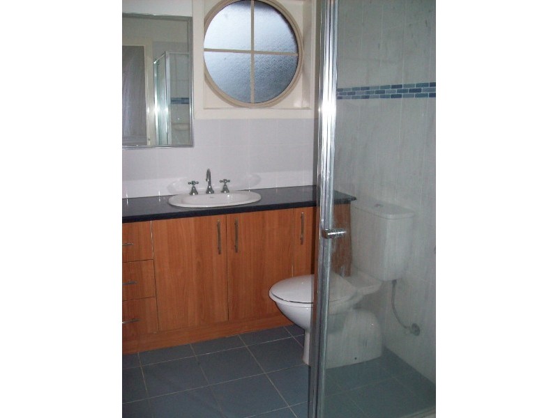 1/2 Faye Street, Reservoir VIC 3073