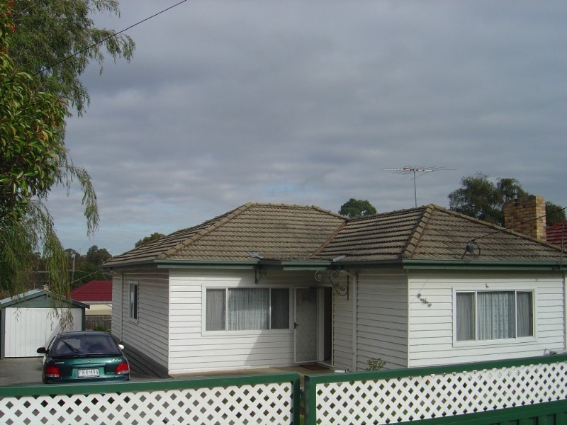 11 Keats Avenue, Kingsbury VIC 3083