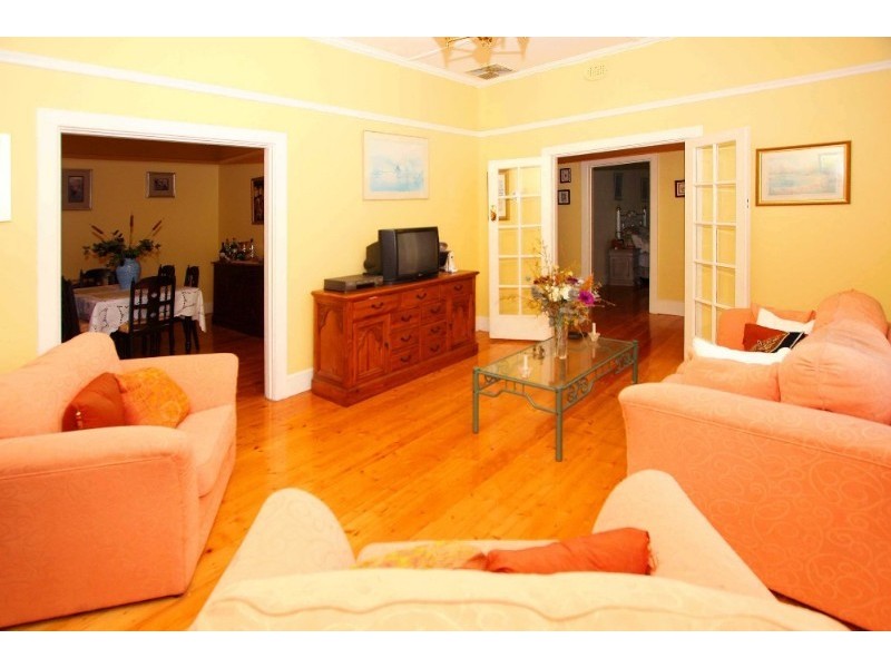 39 Acheron Avenue, Reservoir VIC 3073