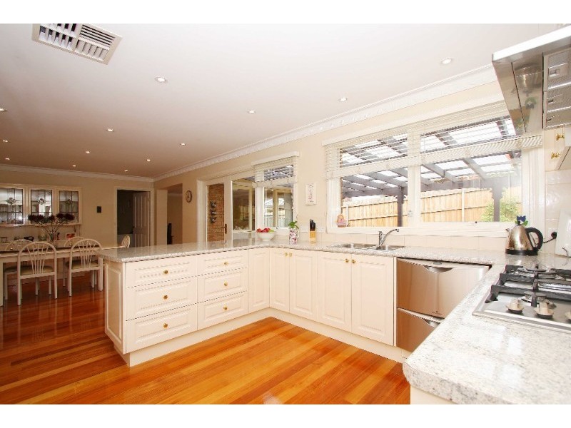 4 Gundry Grove, Watsonia North VIC 3087