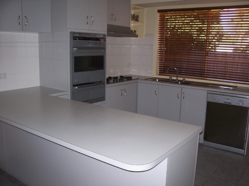 14 Essue Court, Mill Park VIC 3082