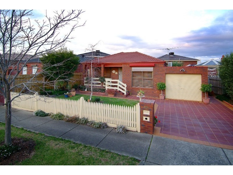 12 Claremont Crescent, Reservoir VIC 3073