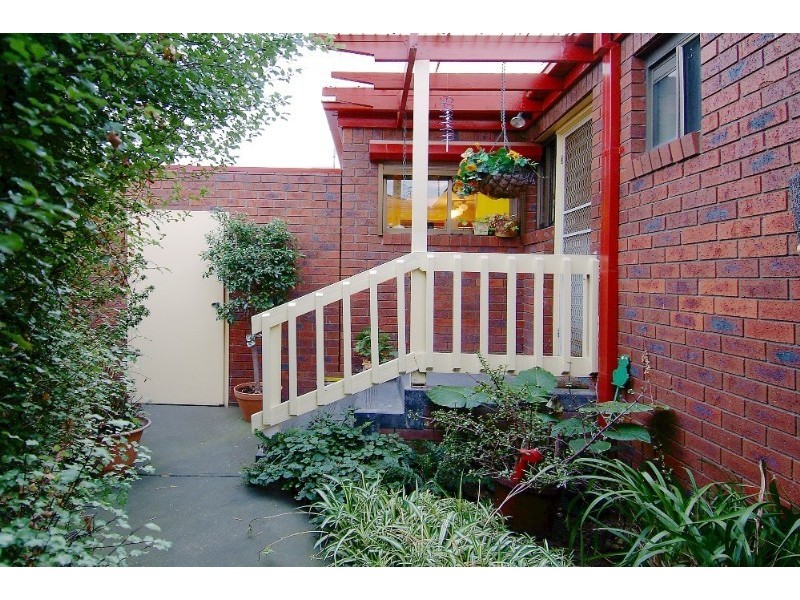 12 Claremont Crescent, Reservoir VIC 3073