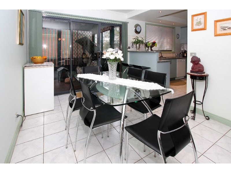 6 Bottlebrush Drive, Mill Park VIC 3082