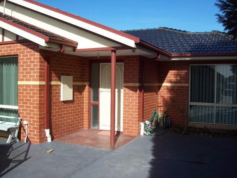 2/17 Waratah Street, Thomastown VIC 3074