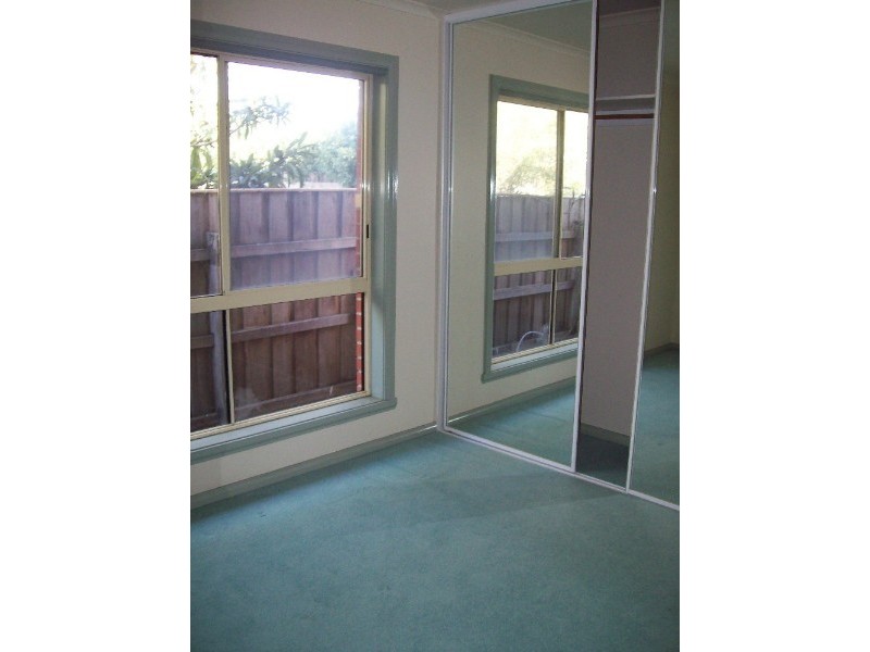 2/17 Waratah Street, Thomastown VIC 3074