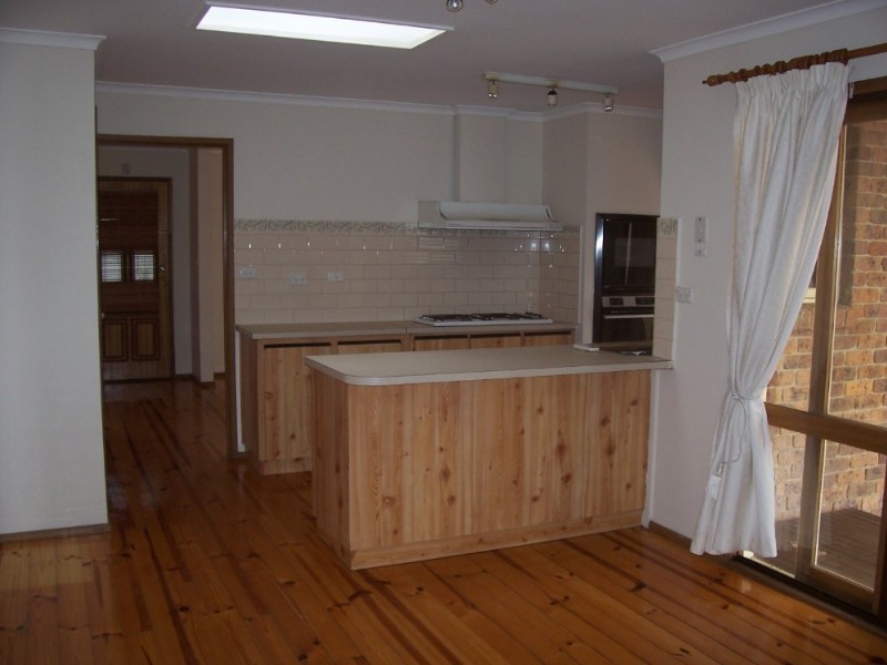 42 Greenhills Road, Bundoora VIC 3083