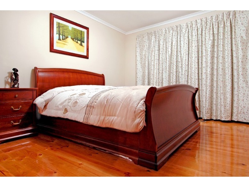 7 Ratcliffe Close, Mill Park VIC 3082