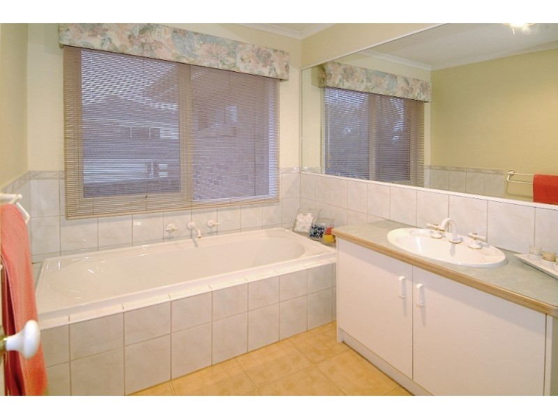 5 Silverdale Rise, Bundoora VIC 3083