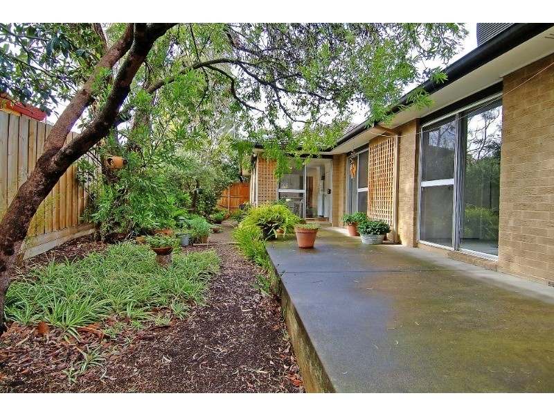 18 Narbethong Drive, Greensborough VIC 3088