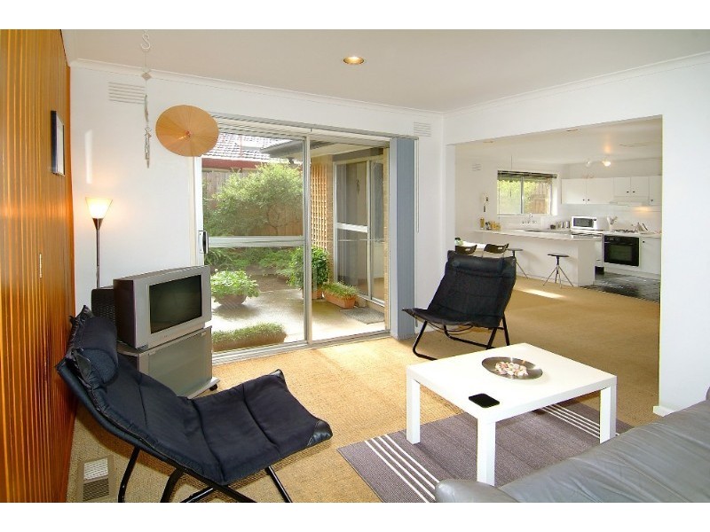 18 Narbethong Drive, Greensborough VIC 3088