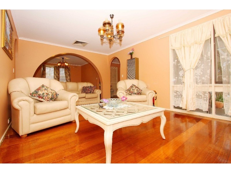 30 Statesman Crescent, Mill Park VIC 3082