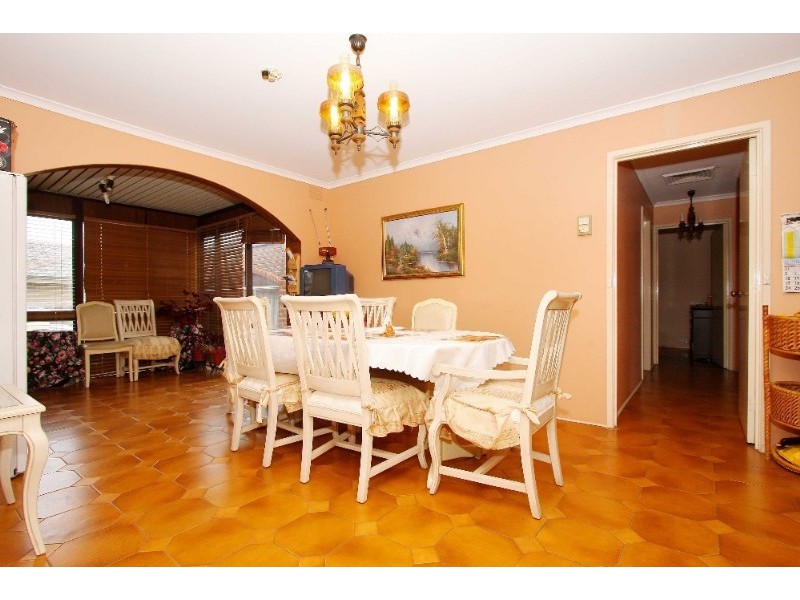 30 Statesman Crescent, Mill Park VIC 3082