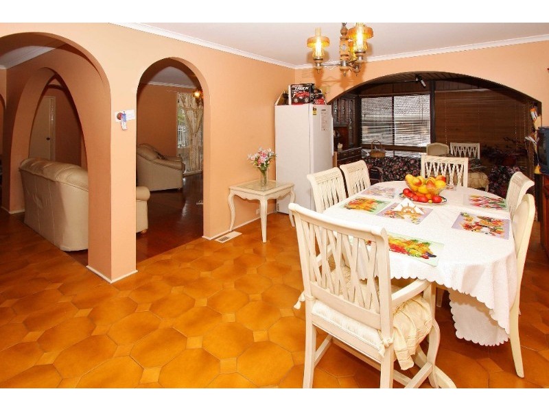 30 Statesman Crescent, Mill Park VIC 3082