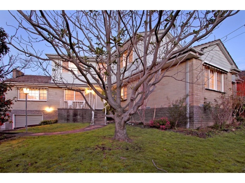 8 Ronald Court, Watsonia North VIC 3087