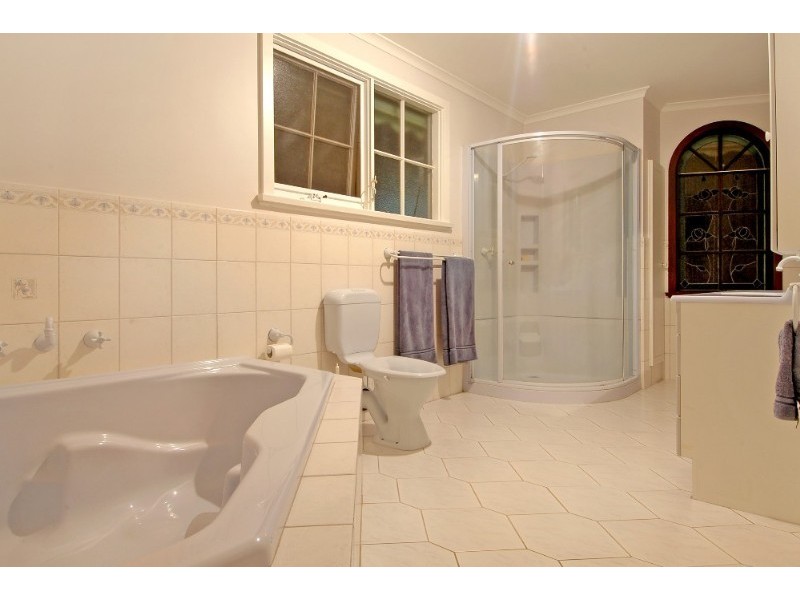 8 Ronald Court, Watsonia North VIC 3087