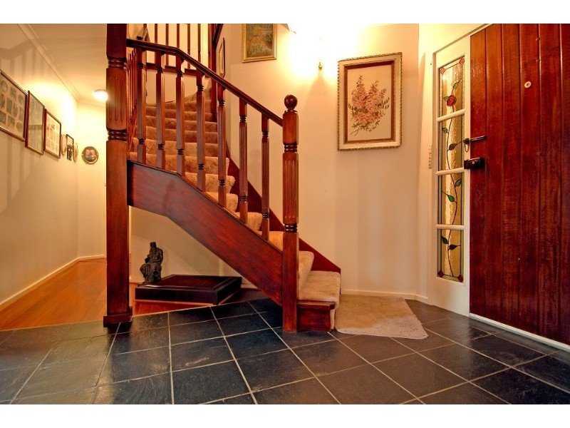 8 Ronald Court, Watsonia North VIC 3087