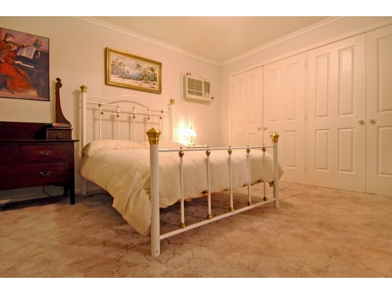 8 Ronald Court, Watsonia North VIC 3087