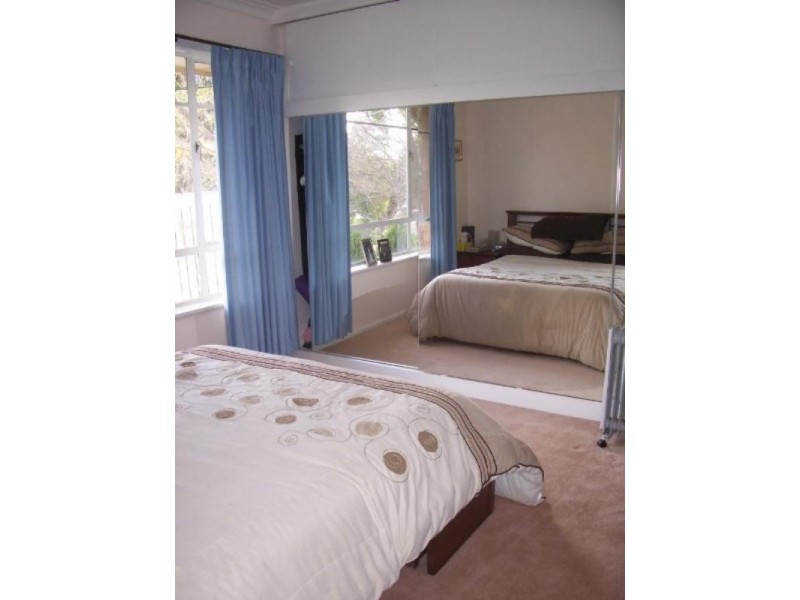 8 Dallas Crescent, Watsonia North VIC 3087