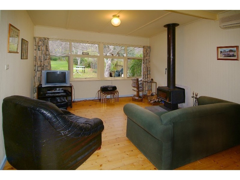 15 Riverside Crescent, Flowerdale VIC 3717