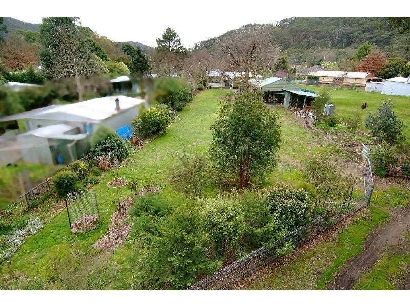 15 Riverside Crescent, Flowerdale VIC 3717