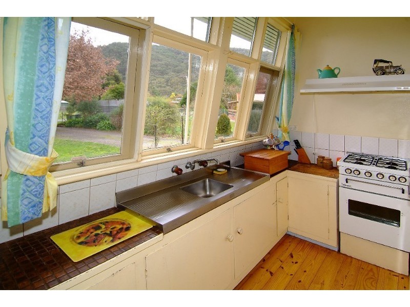 15 Riverside Crescent, Flowerdale VIC 3717