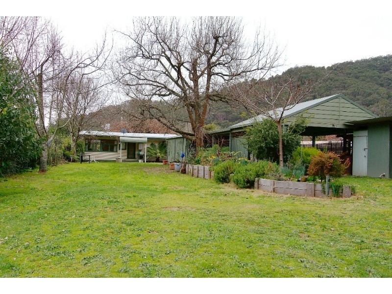 15 Riverside Crescent, Flowerdale VIC 3717