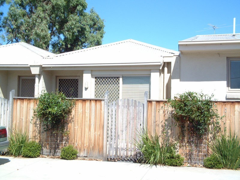 2/307 High Street, Thomastown VIC 3074