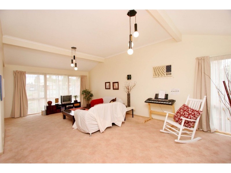 74 Garden Grove Drive, Mill Park VIC 3082