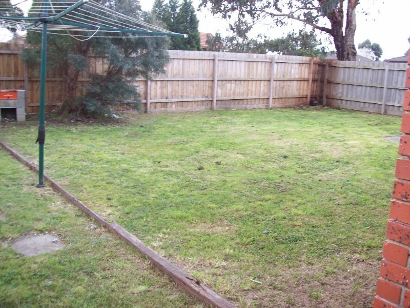 7 Landy Close, Mill Park VIC 3082