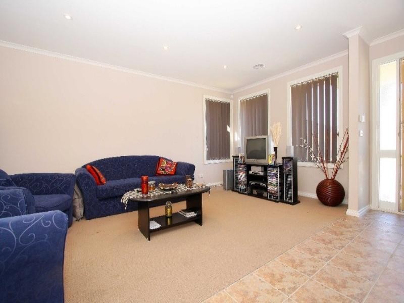 13 Marais Grove, South Morang VIC 3752