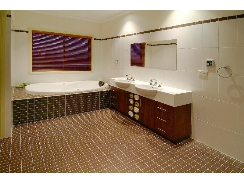 5 Bramble Crescent, Bundoora VIC 3083