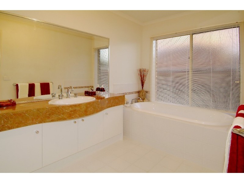 9 Blushing Way, Bundoora VIC 3083